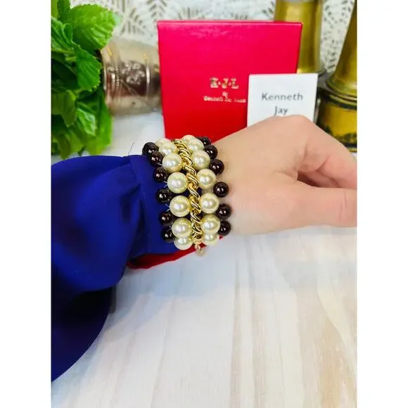 Kenneth Jay Lane Pearl and Gold-tone Bracelet - Picture 6 of 7
